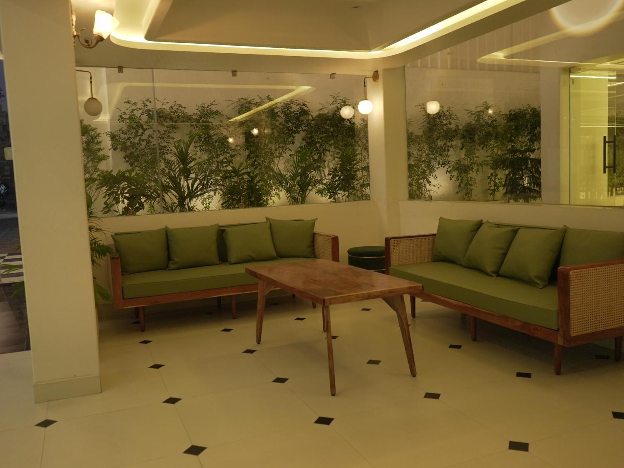 The Lavish Stay Varanasi Exterior foto